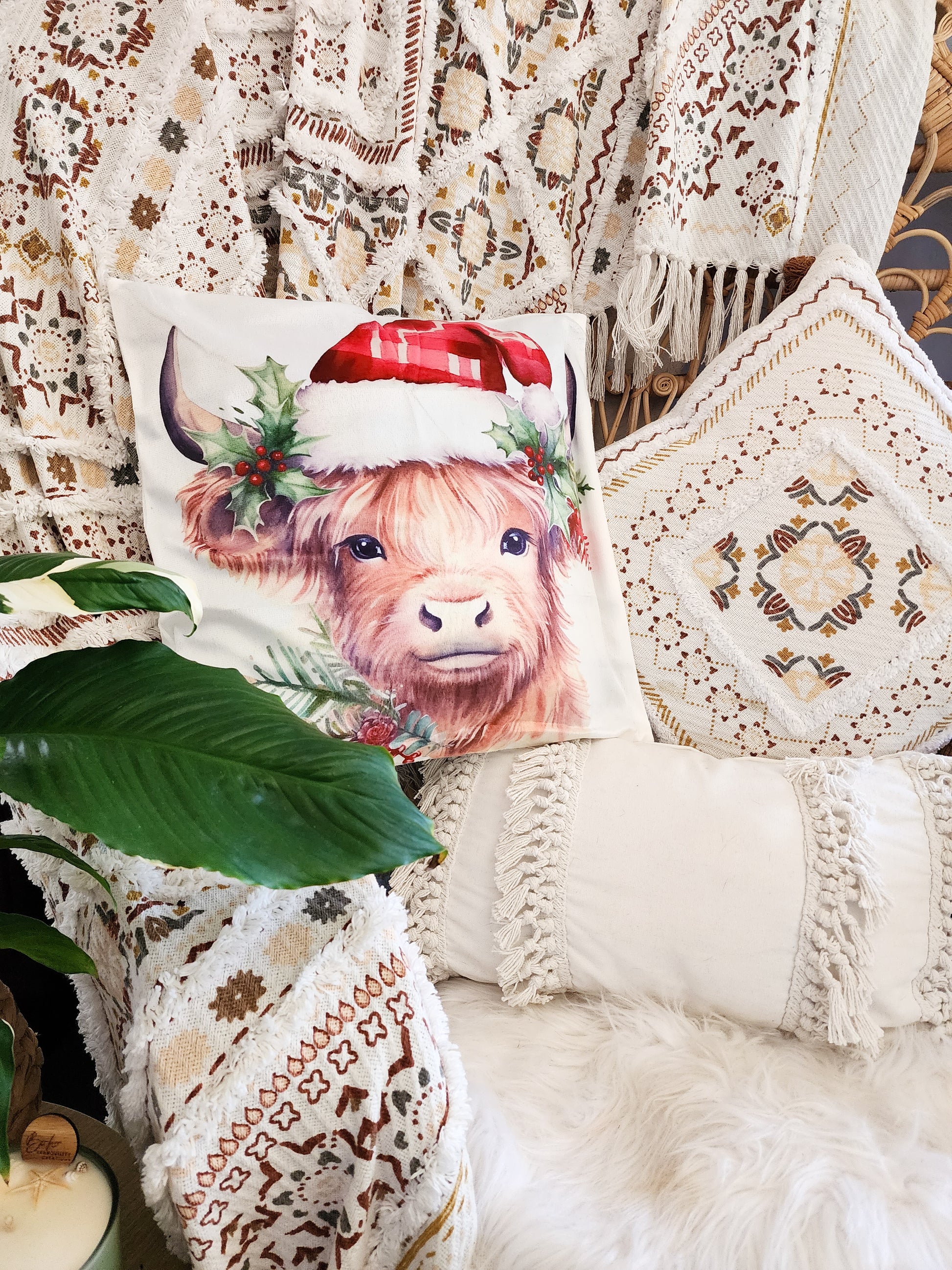 "MOLLY" CHRISTMAS HIGHLAND COW CUSHION COVER