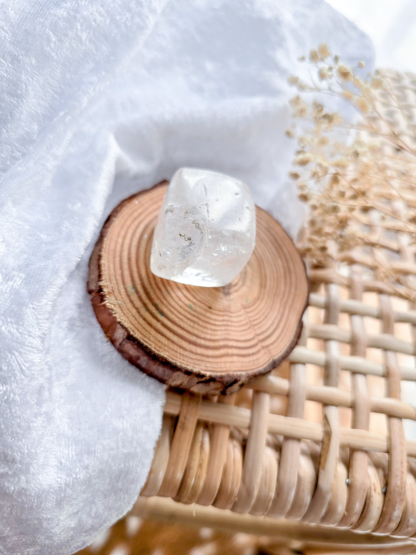 SMALL CLEAR QUARTZ CUBE
