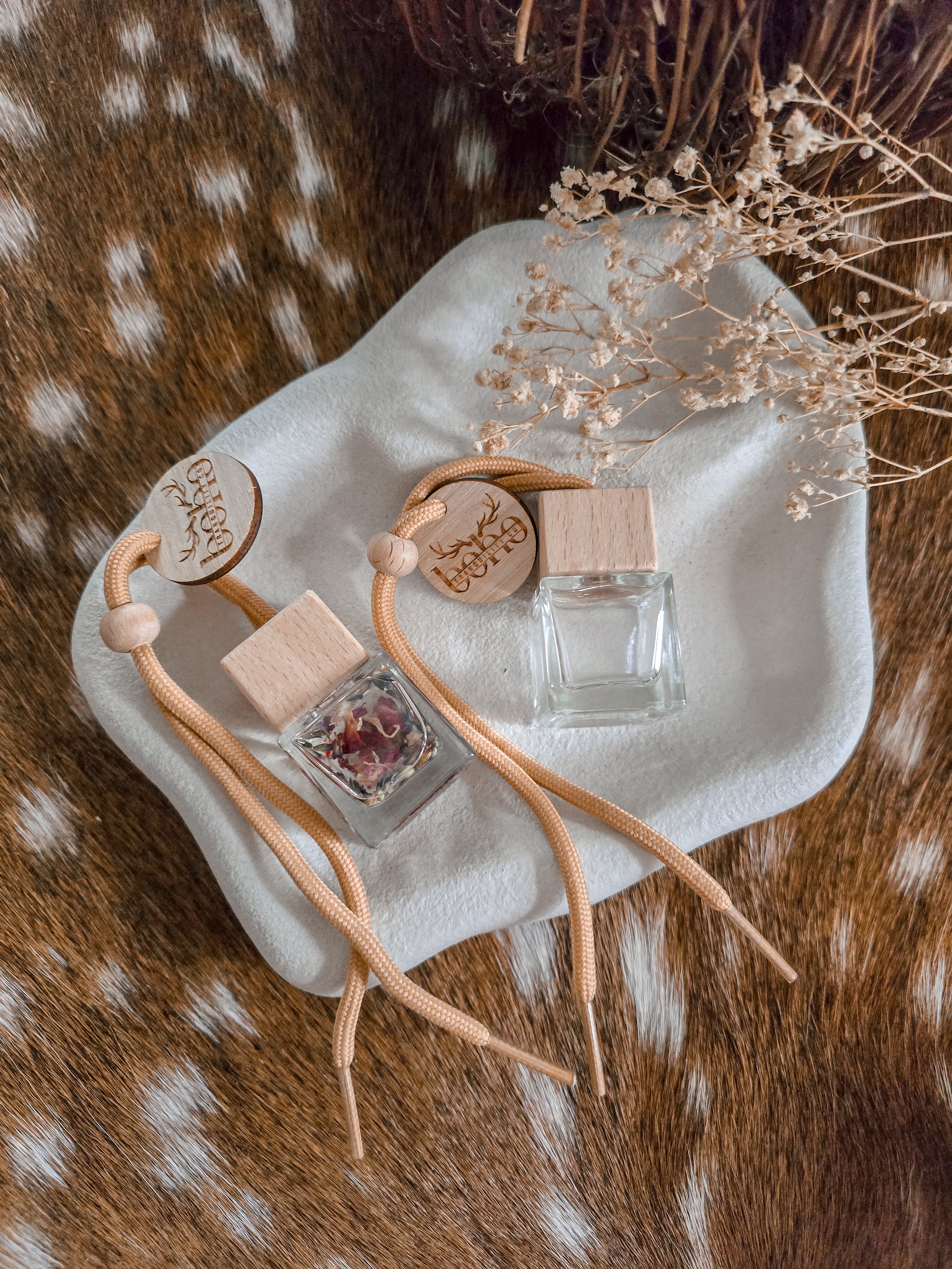 BOTANICAL INFUSED HANGING CAR DIFFUSER