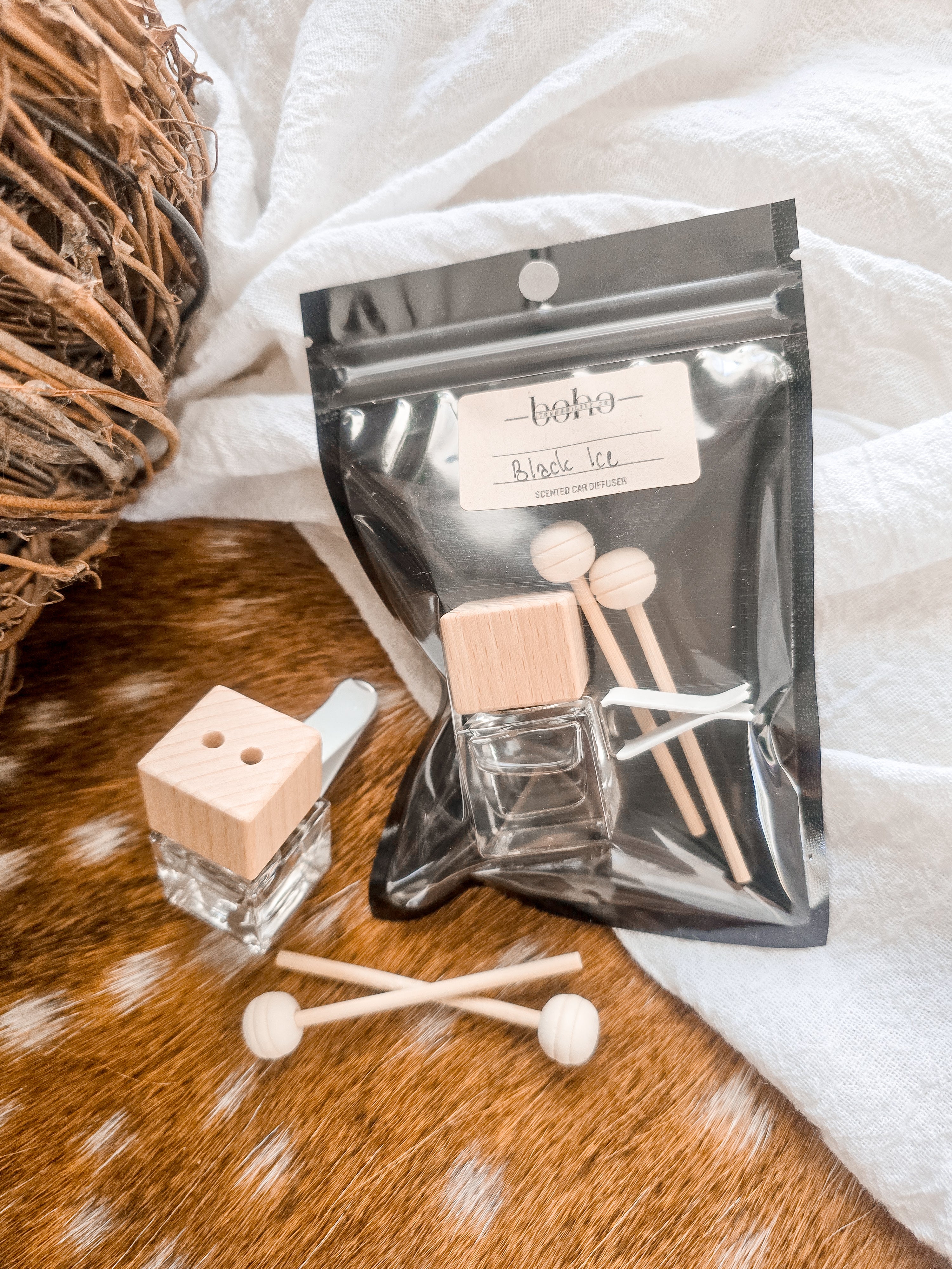 BOTANICAL INFUSED VENT CLIP CAR DIFFUSER