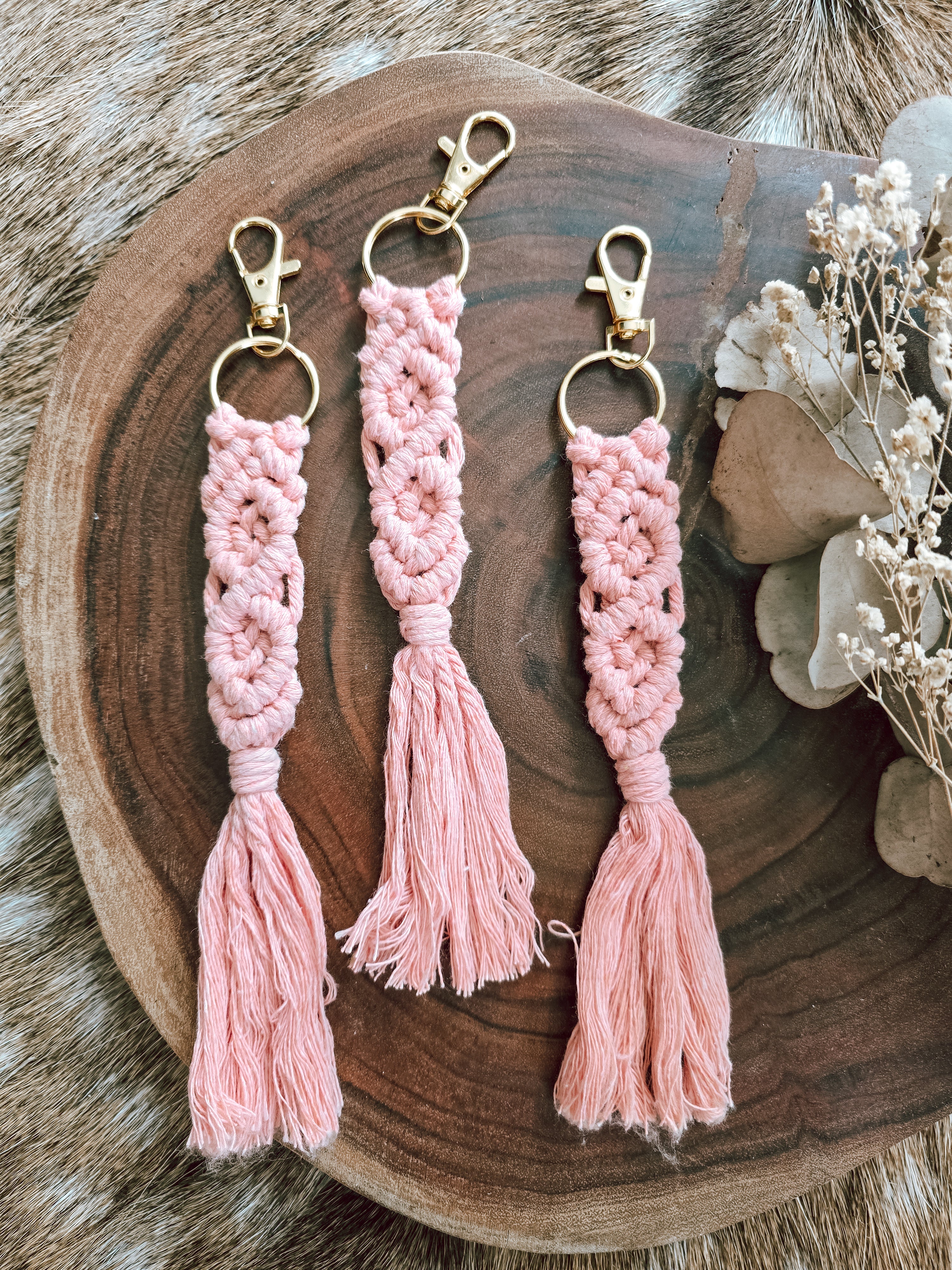 MACRAME KEYCHAIN - MIRA