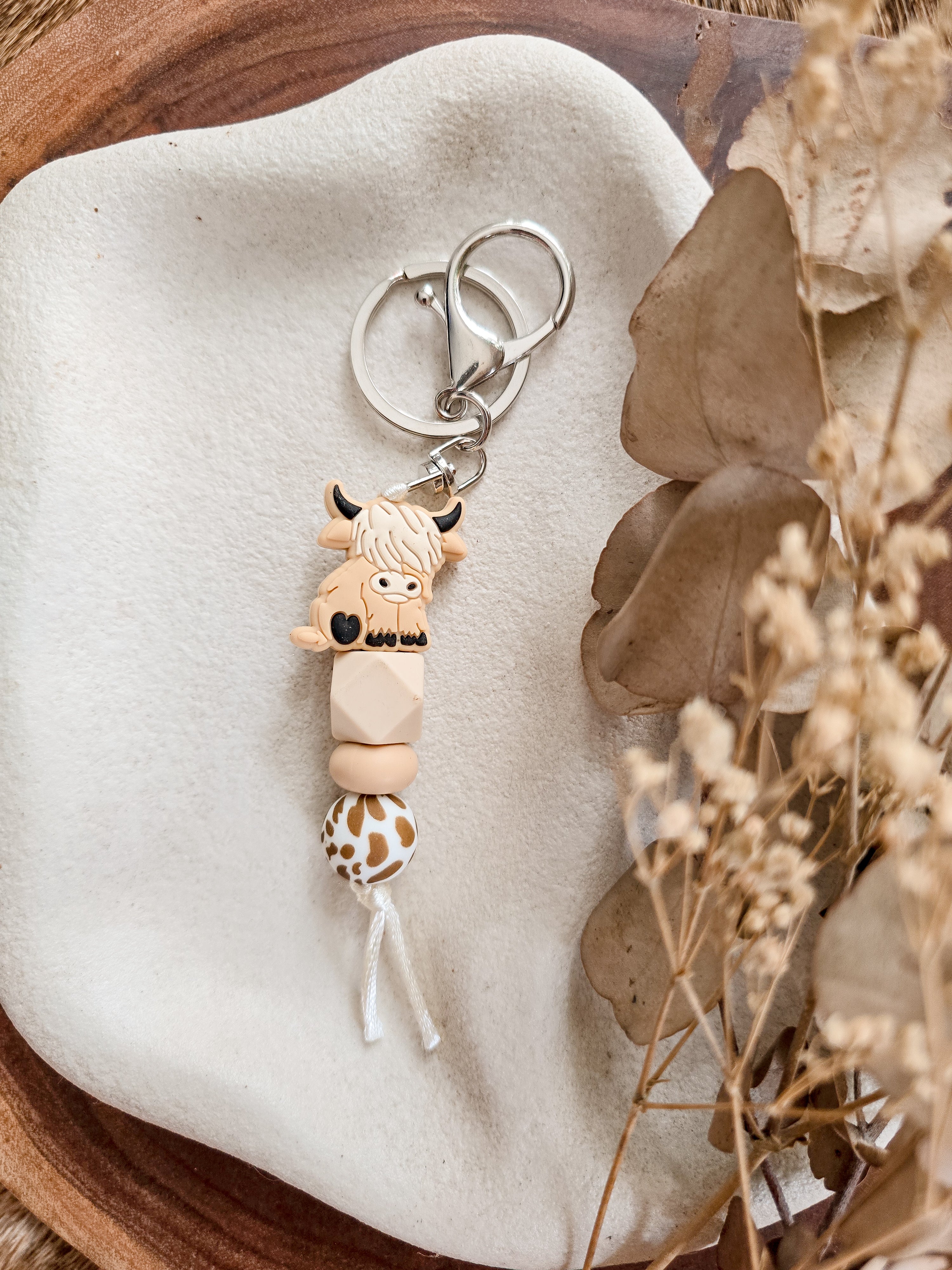 HIGHLAND COW BEADED WESTERN KEYCHAIN - SELENA