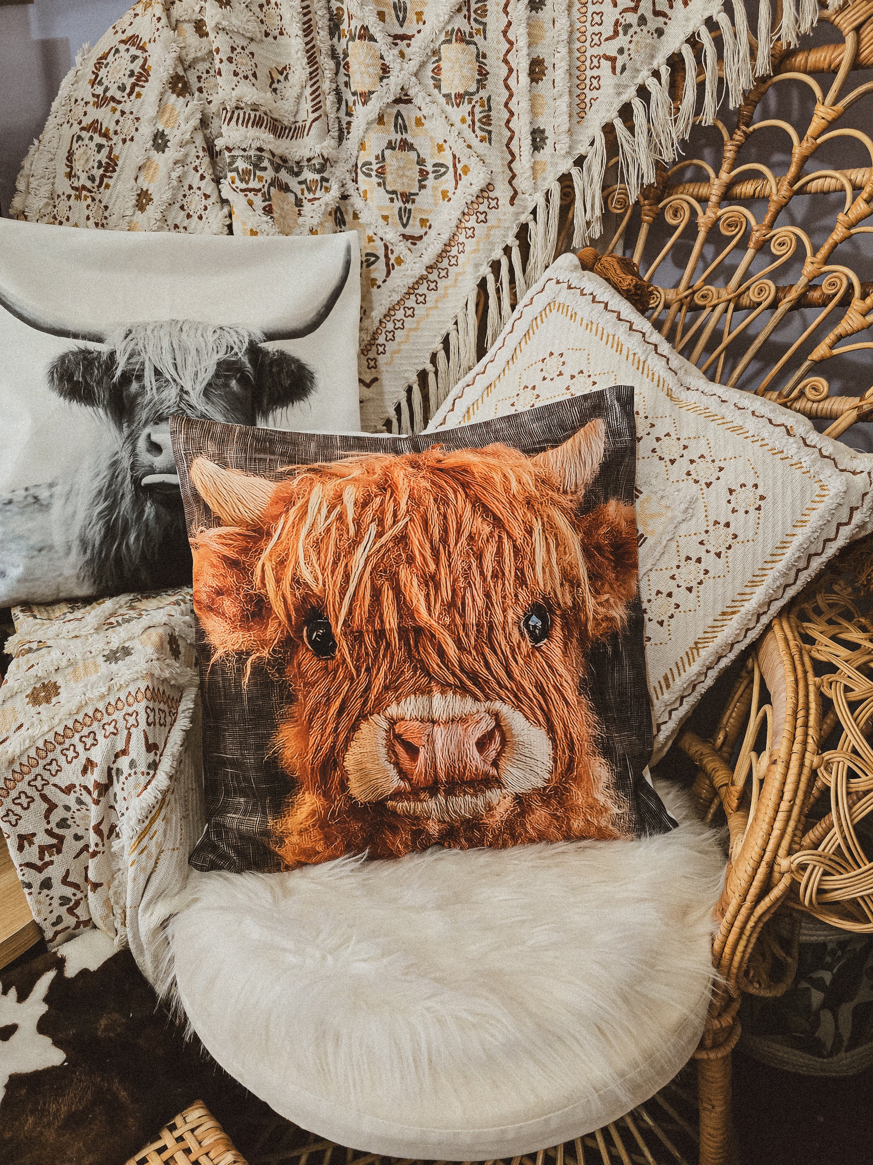 "MILO" HIGHLAND COW CUSHION COVER