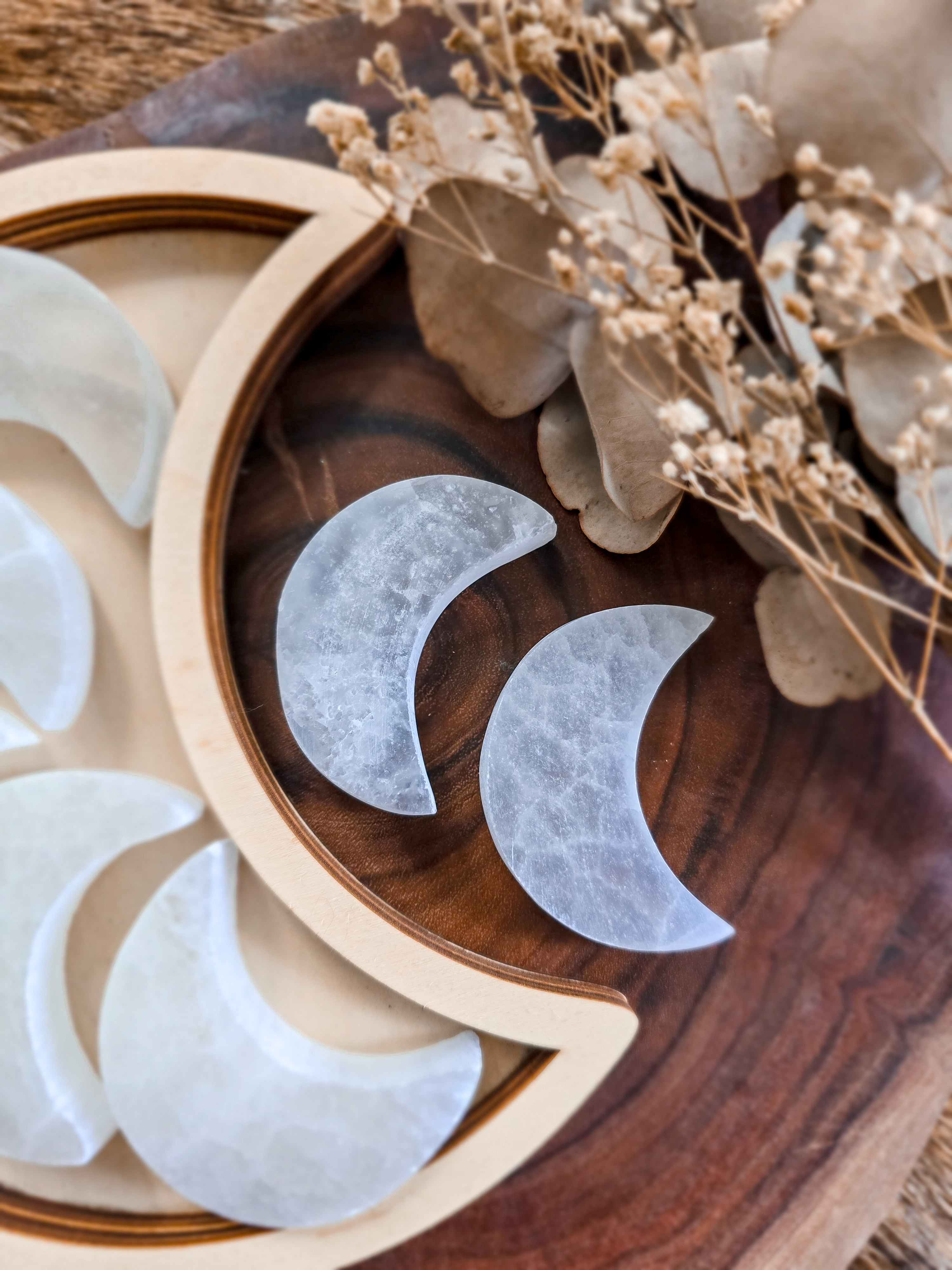 SELENITE MOON SHAPE CHARGING PLATE