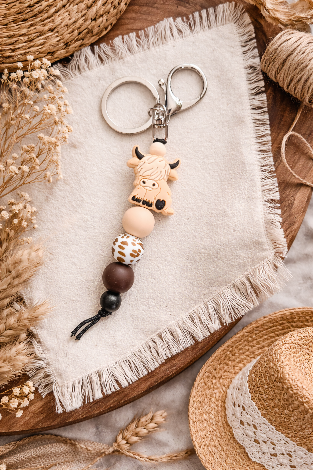 HIGHLAND COW BEADED WESTERN KEYCHAIN - ELARA