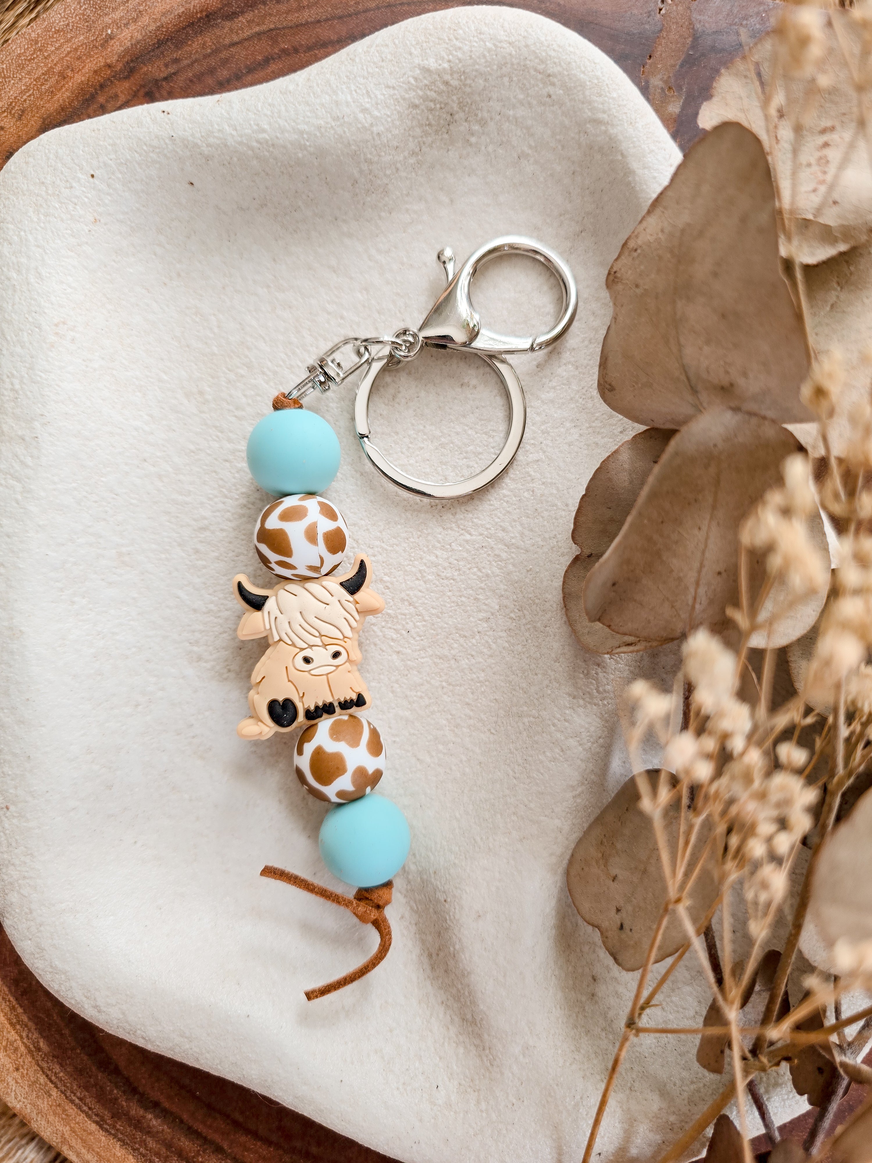 HIGHLAND COW BEADED WESTERN KEYCHAIN - NOVA