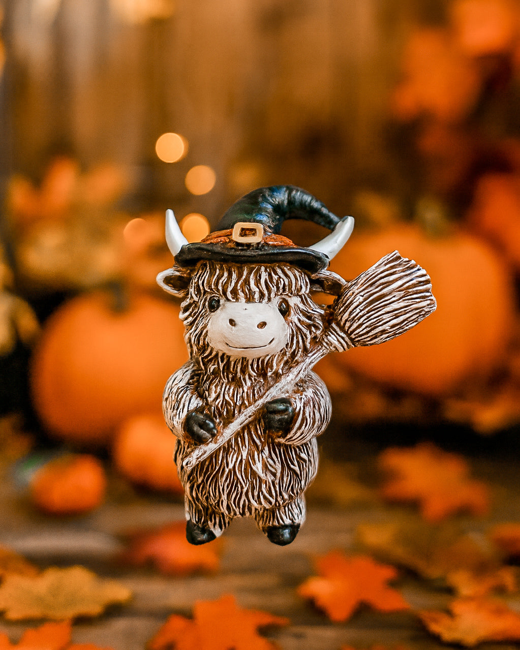HIGHLAND COW HALLOWEEN ORNAMENT