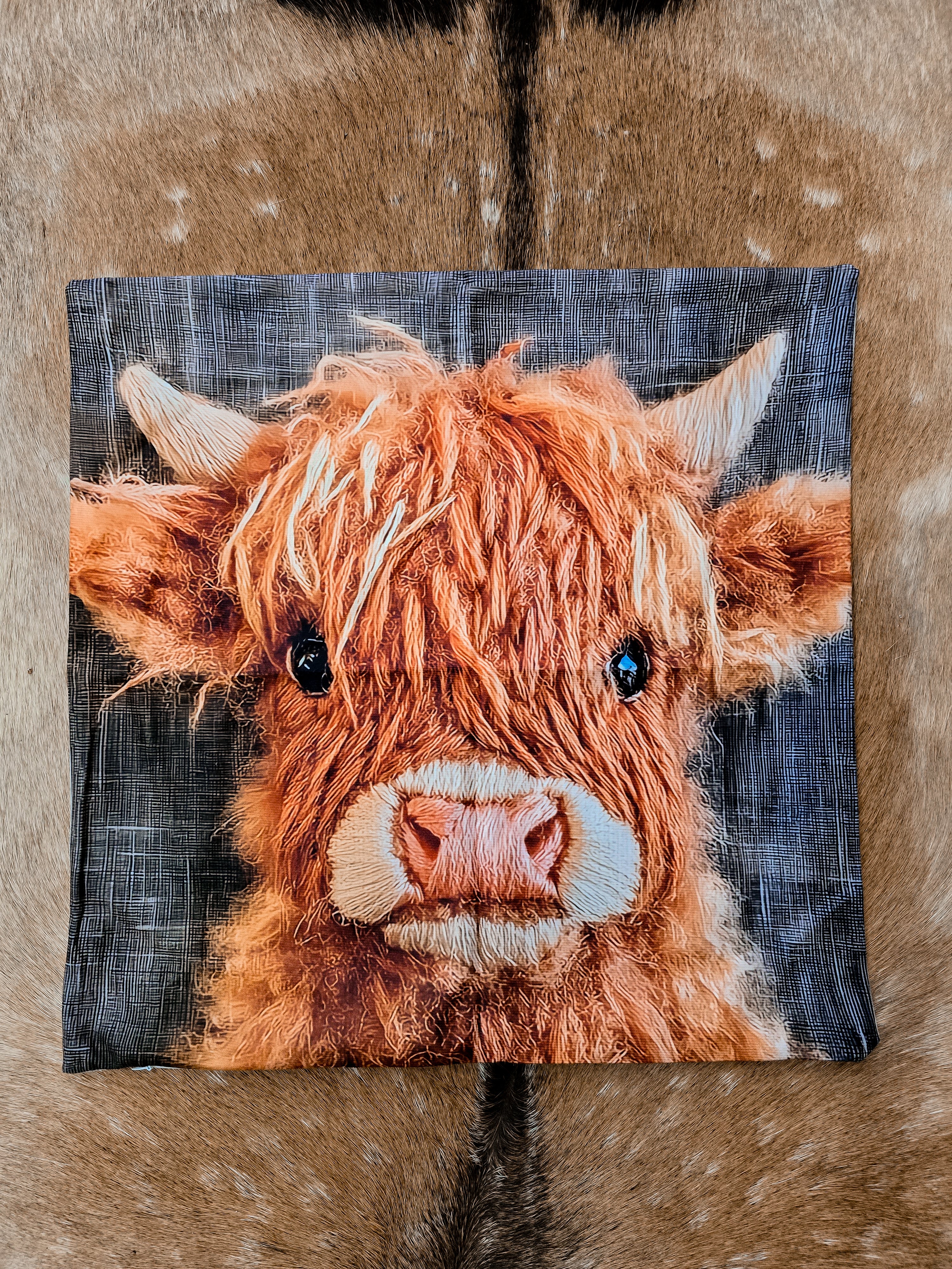 "MILO" HIGHLAND COW CUSHION COVER