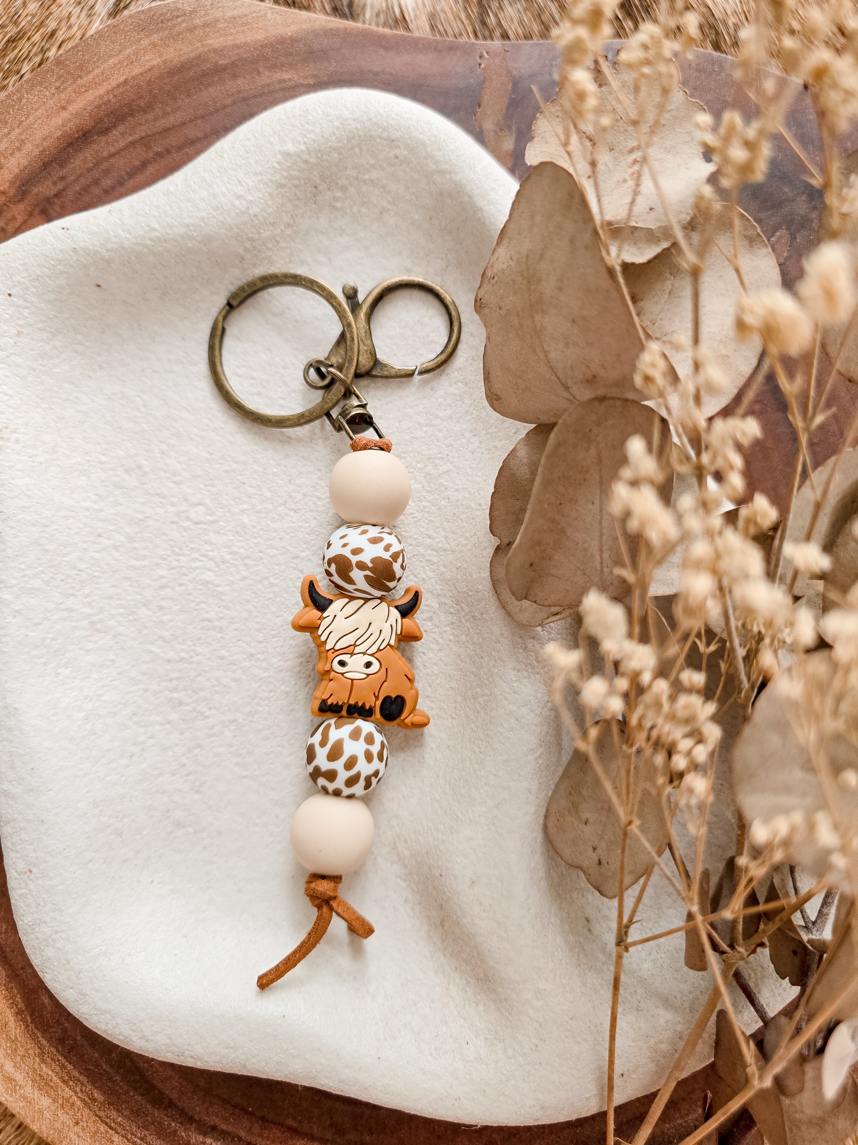 HIGHLAND COW BEADED WESTERN KEYCHAIN - PERSEUS