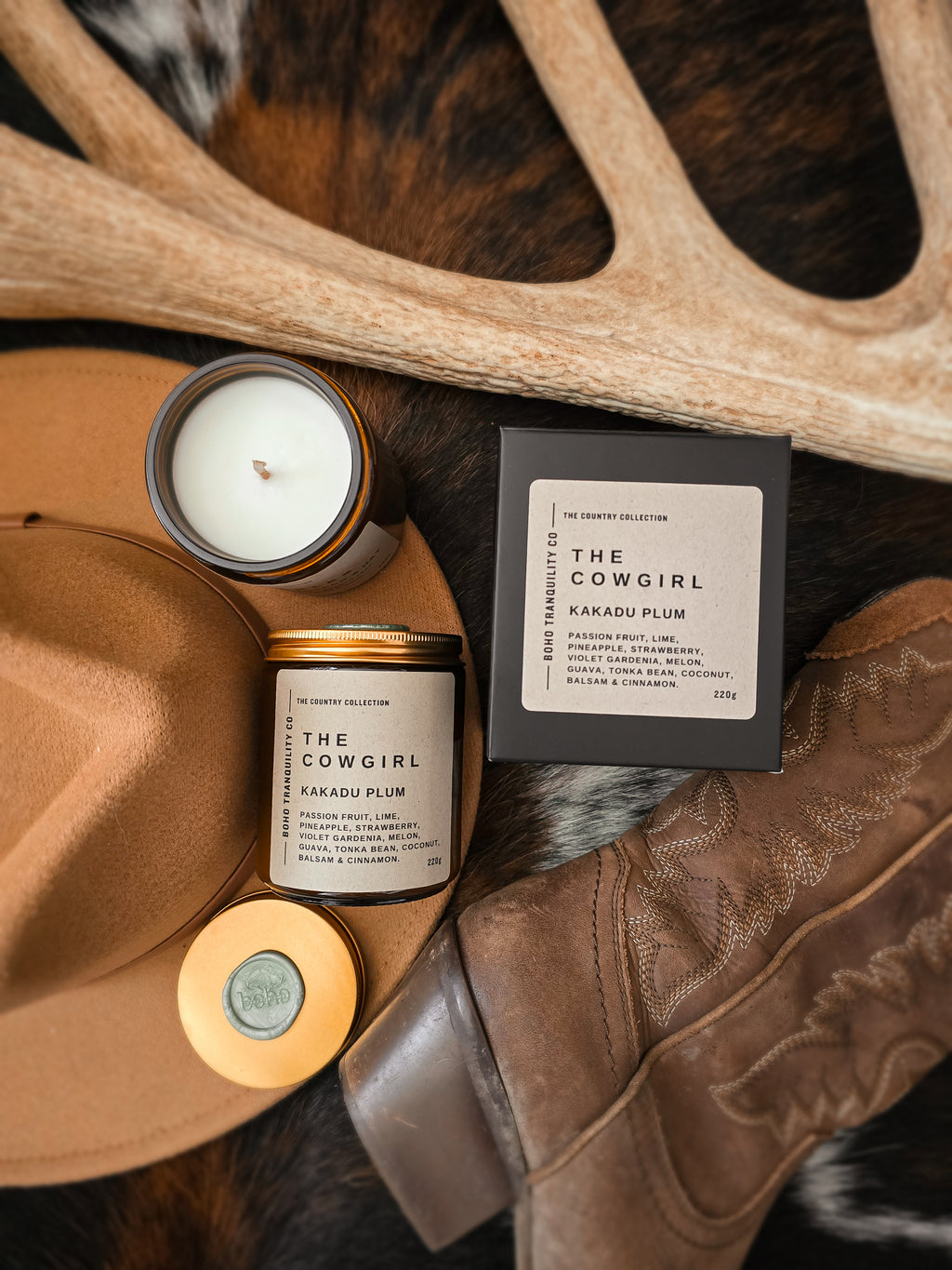 THE COUNTRY COLLECTION: THE COWGIRL - MEDIUM GLASS CANDLE