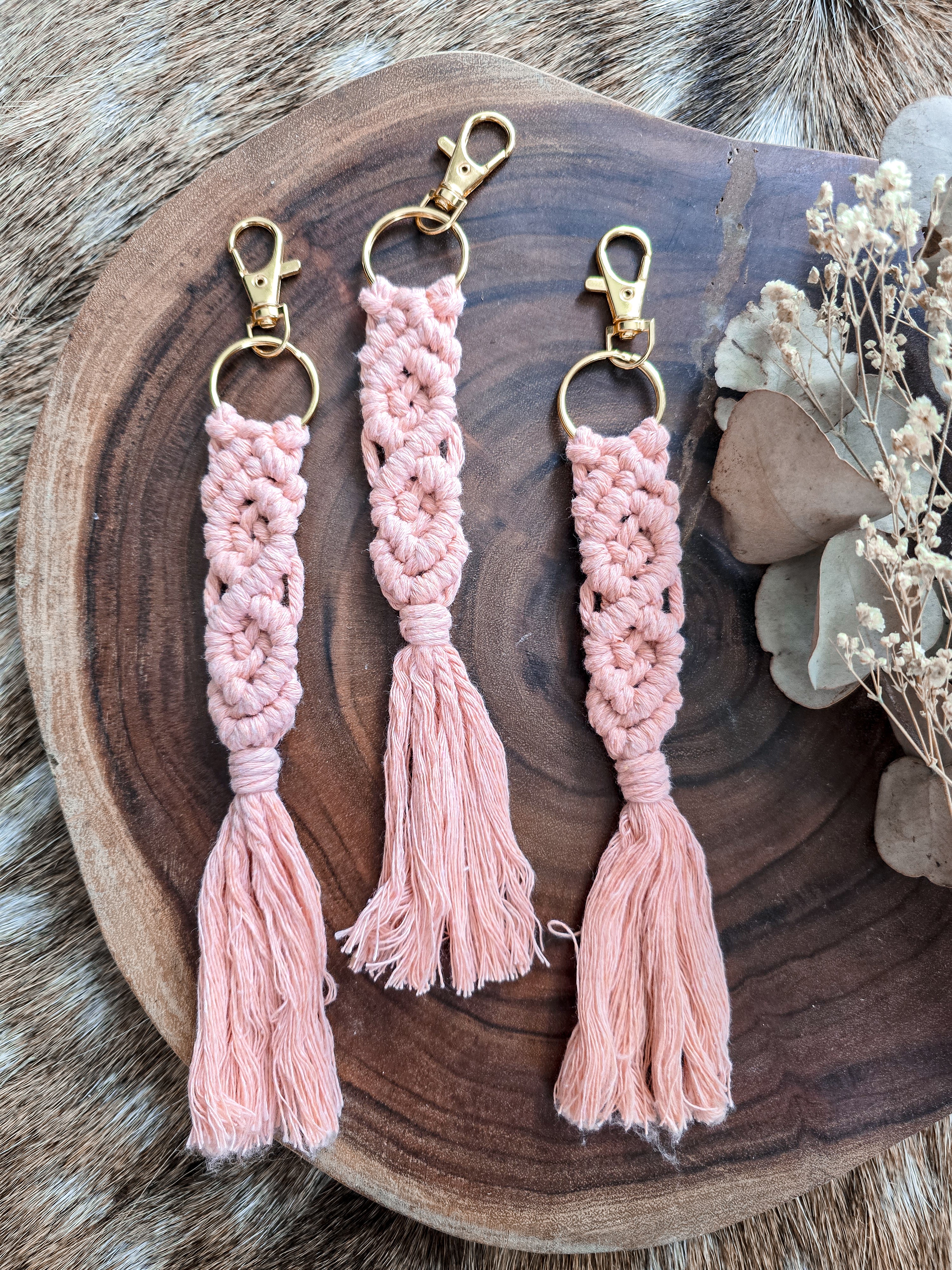 MACRAME KEYCHAIN - MIRA