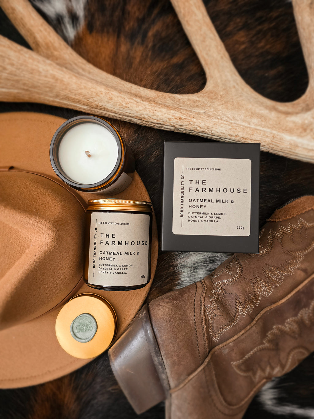 THE COUNTRY COLLECTION: THE FARMHOUSE - MEDIUM GLASS CANDLE