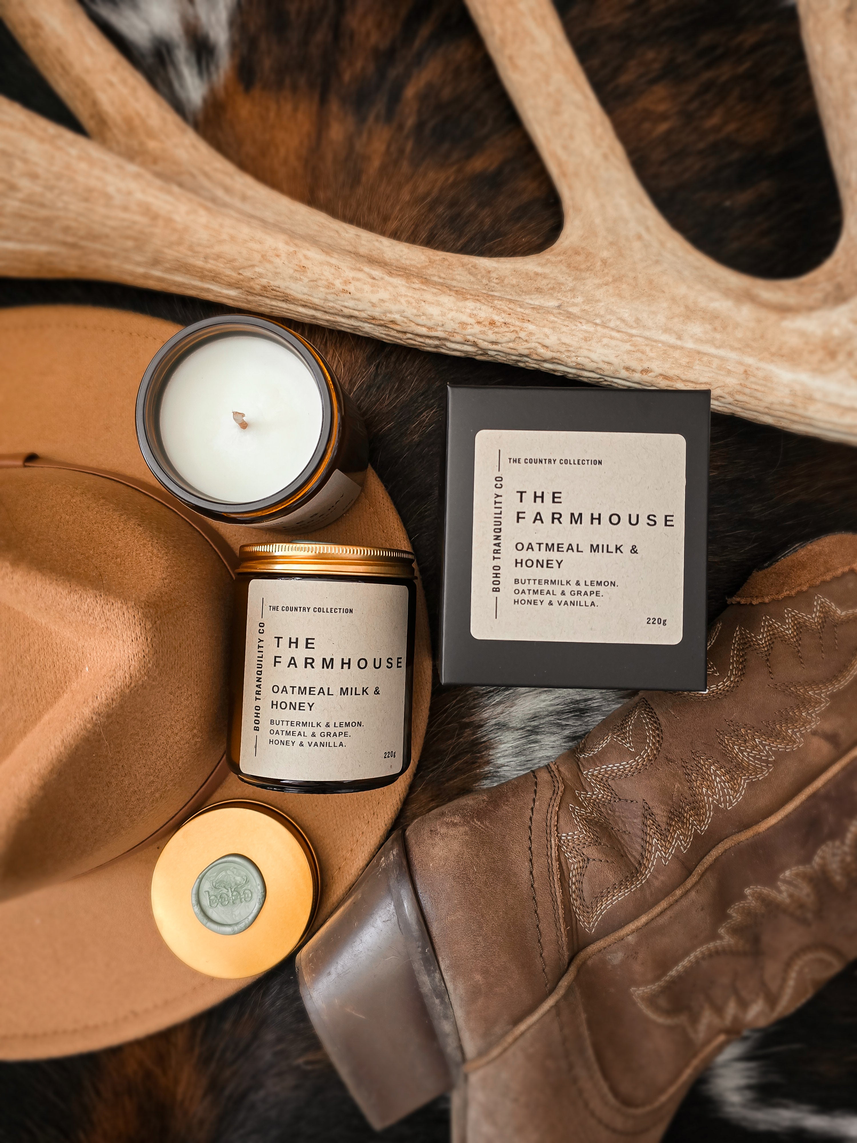 THE COUNTRY COLLECTION: THE FARMHOUSE - MEDIUM GLASS CANDLE