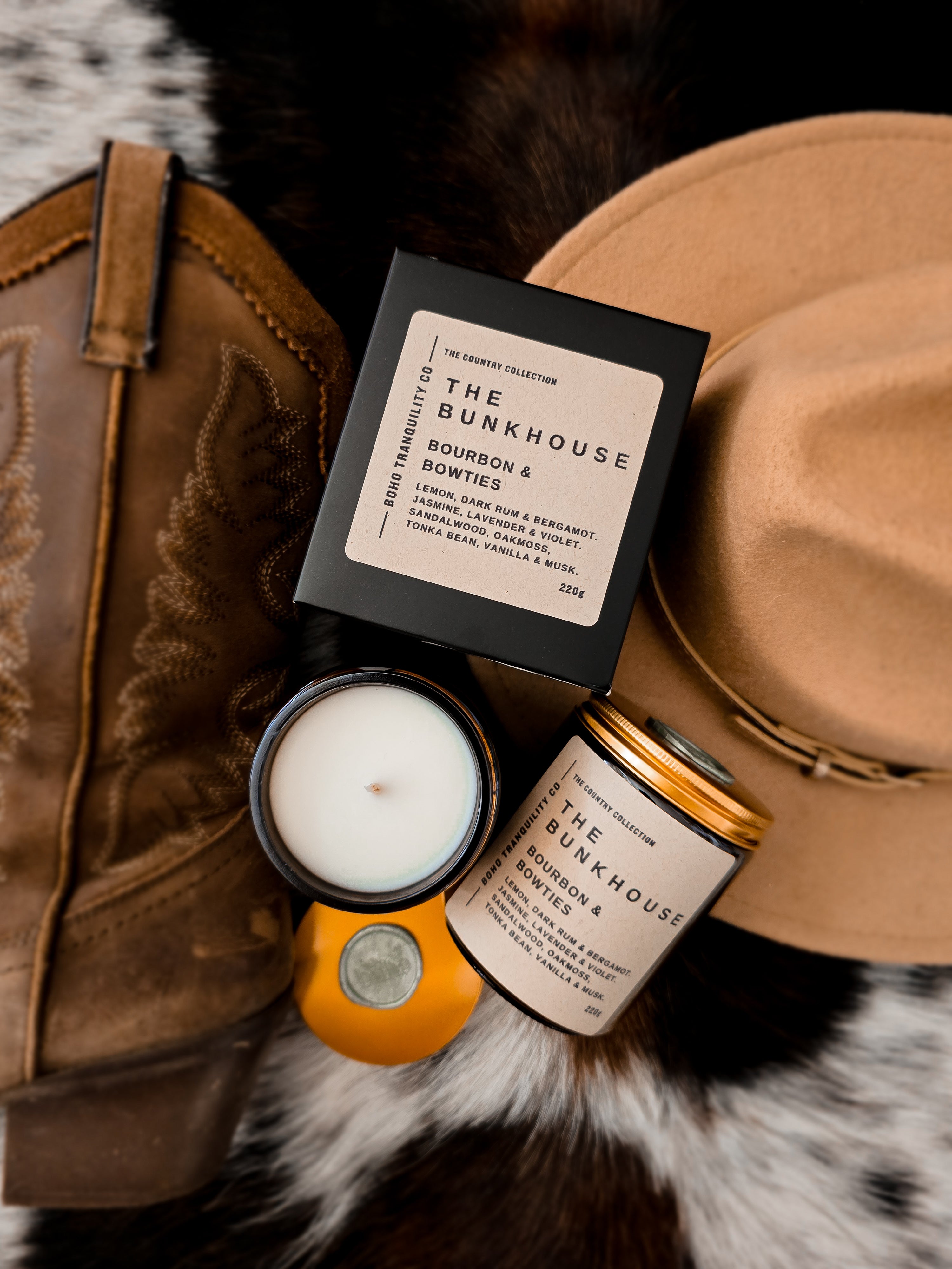 THE COUNTRY COLLECTION: THE BUNKHOUSE - MEDIUM GLASS CANDLE
