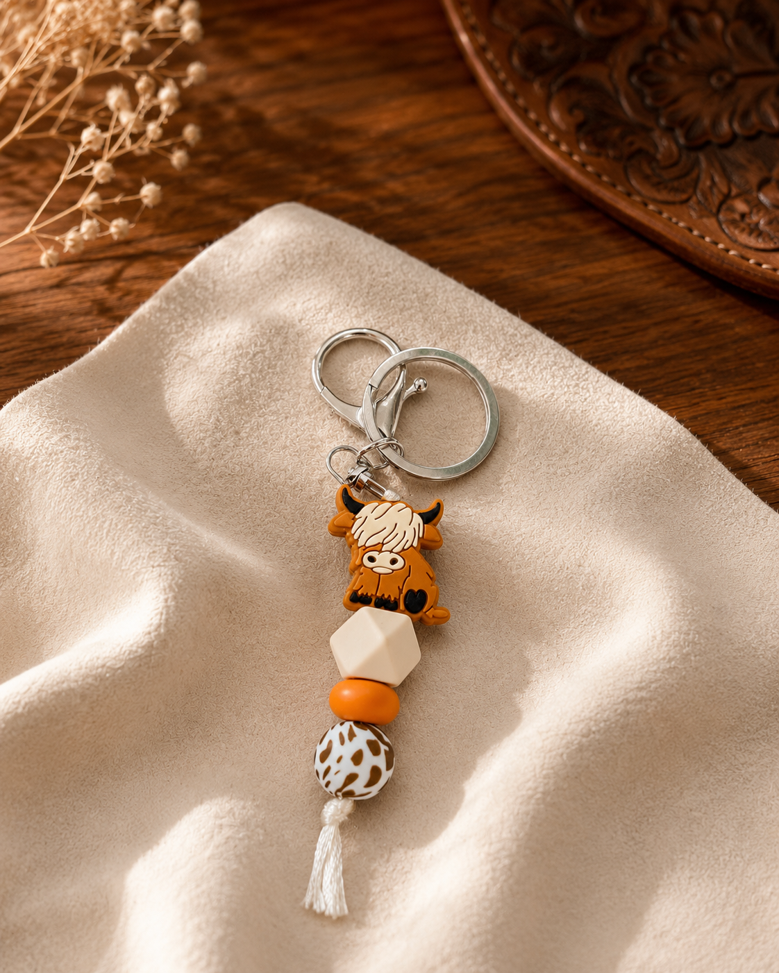 HIGHLAND COW BEADED WESTERN KEYCHAIN - ALYA